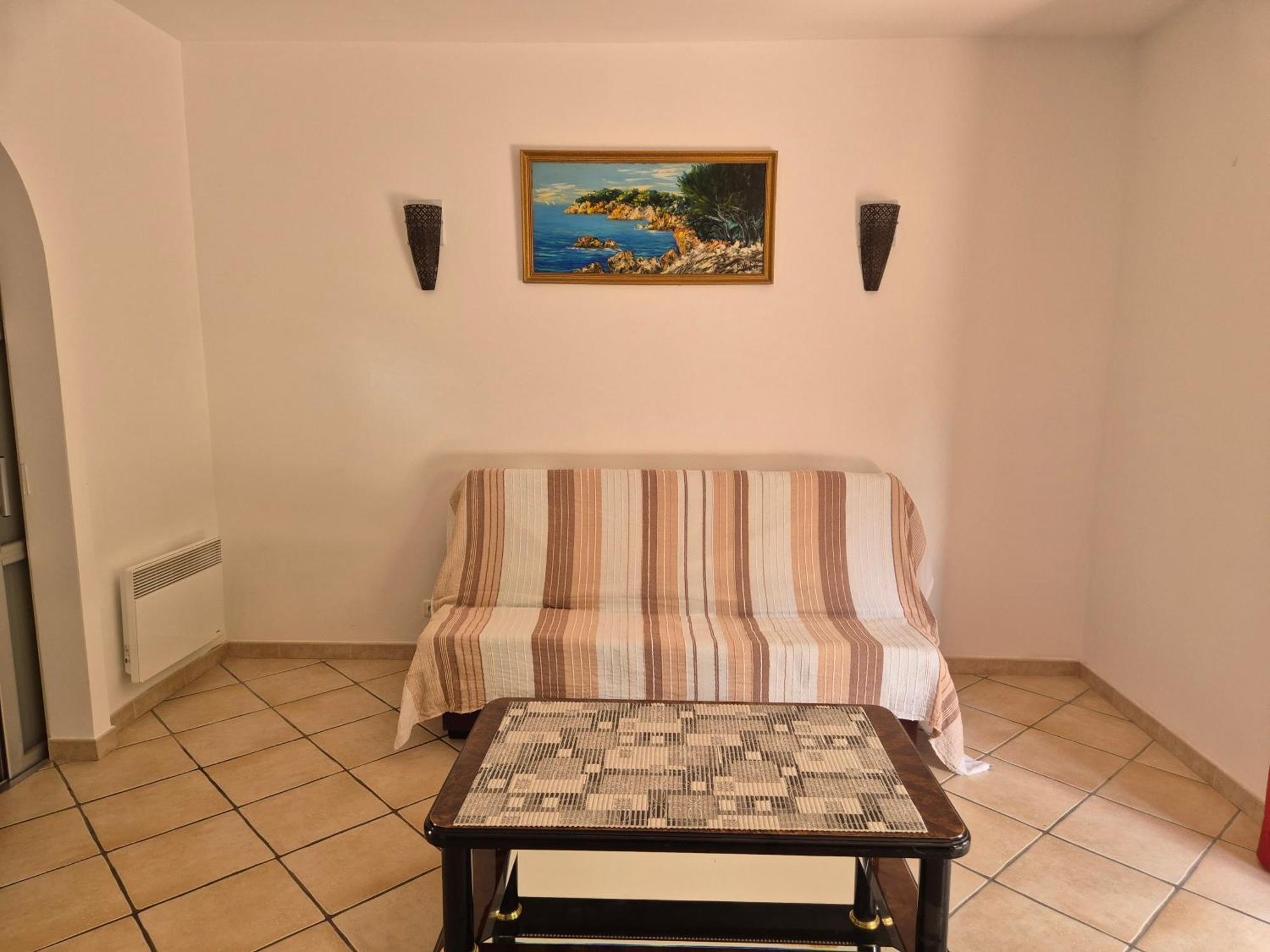 Joli Appartement Climatise Avec Terrasse A Moin 10 Minutes A Pieds De La Plage Calvi  Exterior foto
